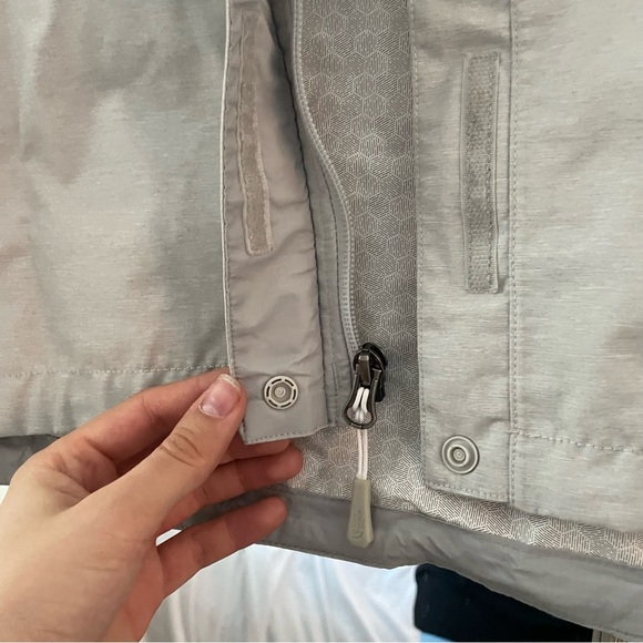 The North Face DryVent Waterproof Jacket - Picture 7 of 9